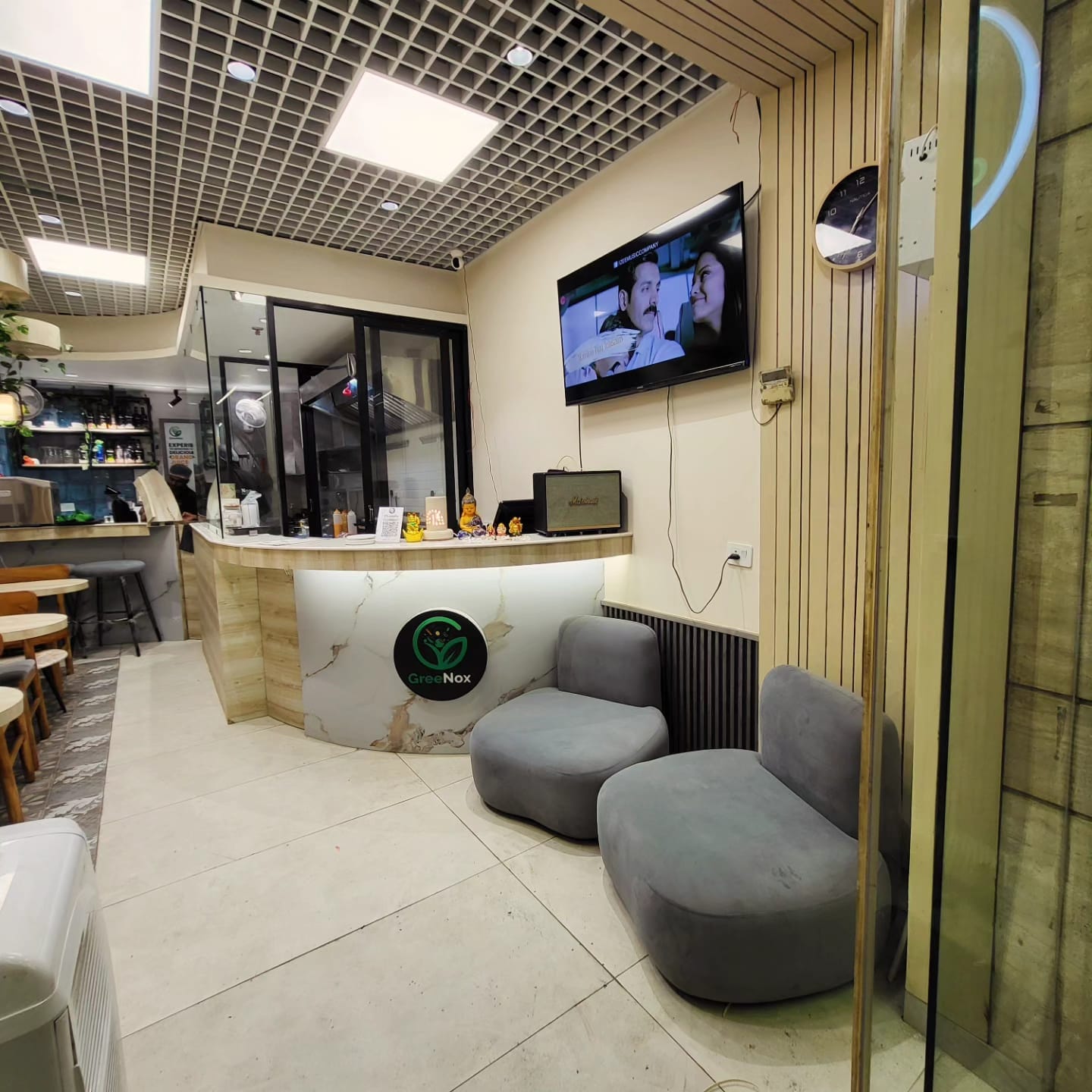 GreeNox entrance and counter
